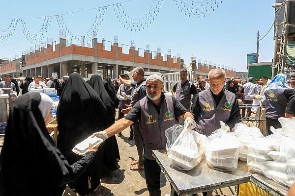 مضيف العتبة العباسية المقدسة يقدم أكثر من 200 ألف وجبة غذائية لزائري يوم عرفة مضيف العتبة العباسية المقدسة يقدم أكثر من 200 ألف وجبة غذائية لزائري يوم عرفة