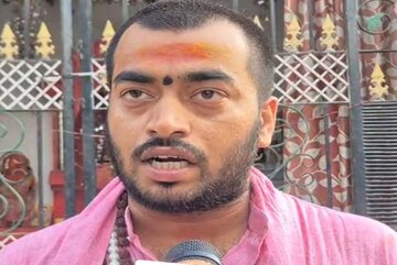मुसलमानों को धमकी, सर पर टोपी और चेहरे पर दाढ़ी नहीं रहने देंगे 