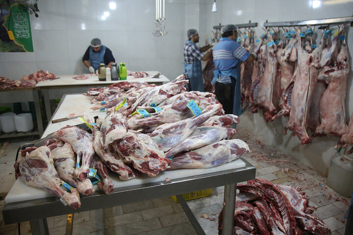 Photos: Packaging of Eid al-Adha sacrificial meat at Hazrat Masoumeh Holy Shrine