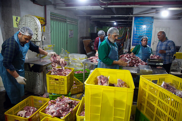 Photos: Packaging of Eid al-Adha sacrificial meat at Hazrat Masoumeh Holy Shrine