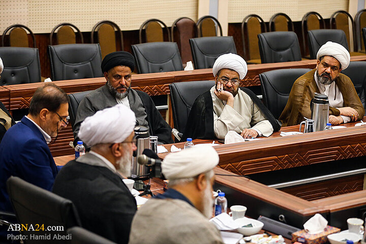 Photos: Group of Iraqi missionaries in Qom meet with Ayatollah Ramazani