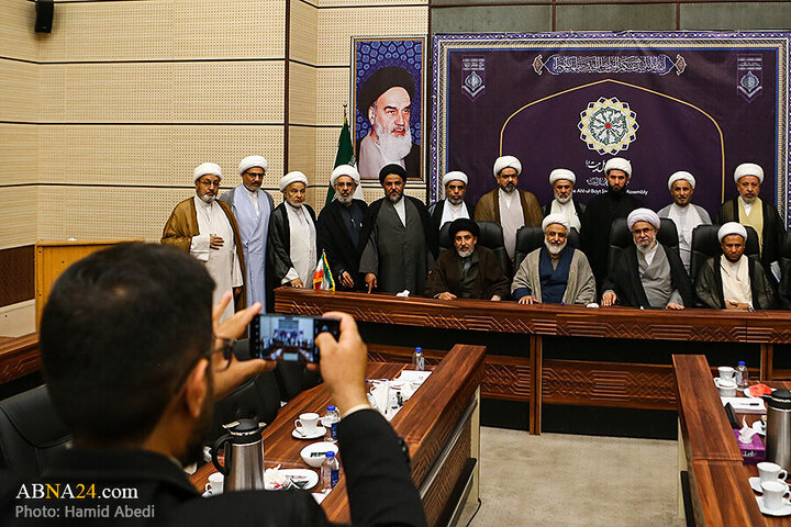 Photos: Group of Iraqi missionaries in Qom meet with Ayatollah Ramazani