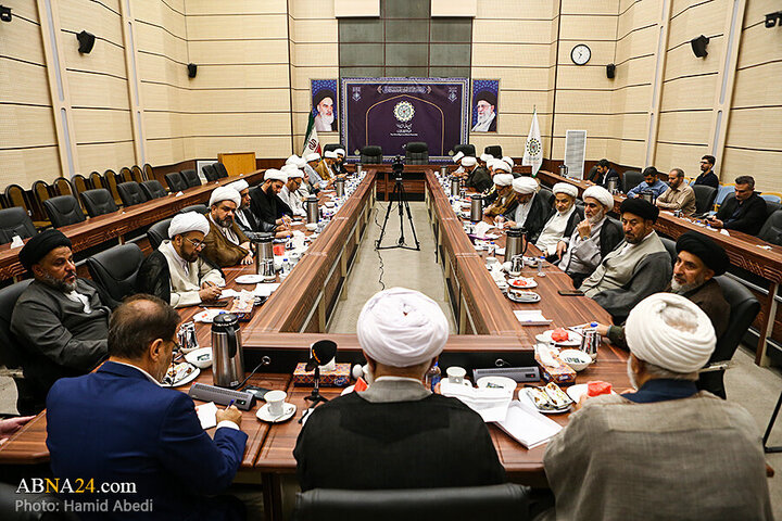 Photos: Group of Iraqi missionaries in Qom meet with Ayatollah Ramazani