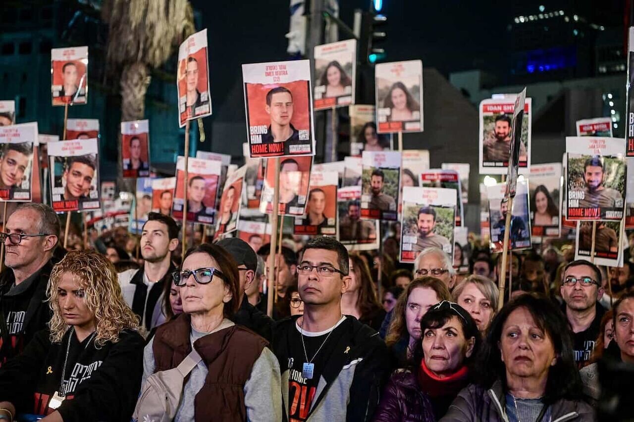 Libertação ou guerra sem fim: famílias de prisioneiros israelenses cobram acordo com o Hamas
