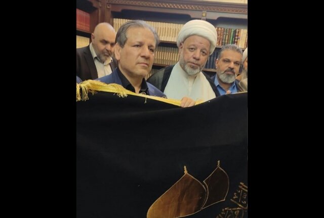 وفد العتبة الكاظمية المقدسة يحضر مجلسي عزاء الحاج الوجيه علي أكبر أنصاري