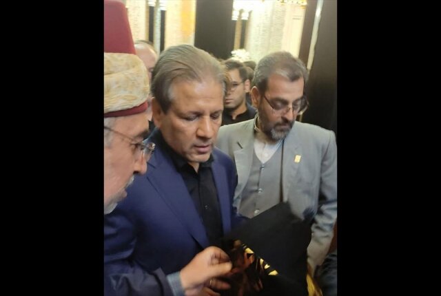 وفد العتبة الكاظمية المقدسة يحضر مجلسي عزاء الحاج الوجيه علي أكبر أنصاري