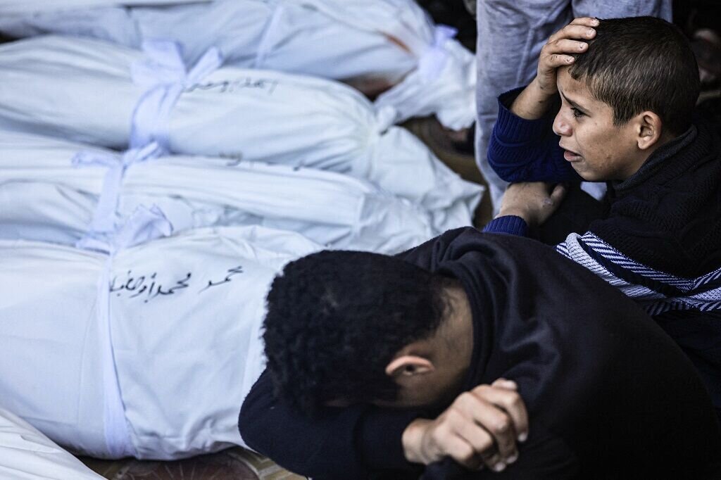 Hejmara şehîdan li Xezze gîha 54,880 kesan bû.