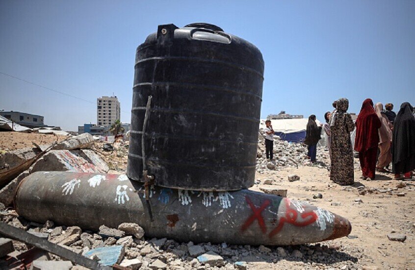 "الأونروا": جياع غزة يزحفون تحت وابل القصف الإسرائيلي للبحث عن الطعام