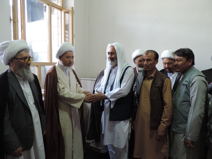 Photos: Shia Muslims meet with Ayatollah Vaezzadeh Behsoodi in Kabul