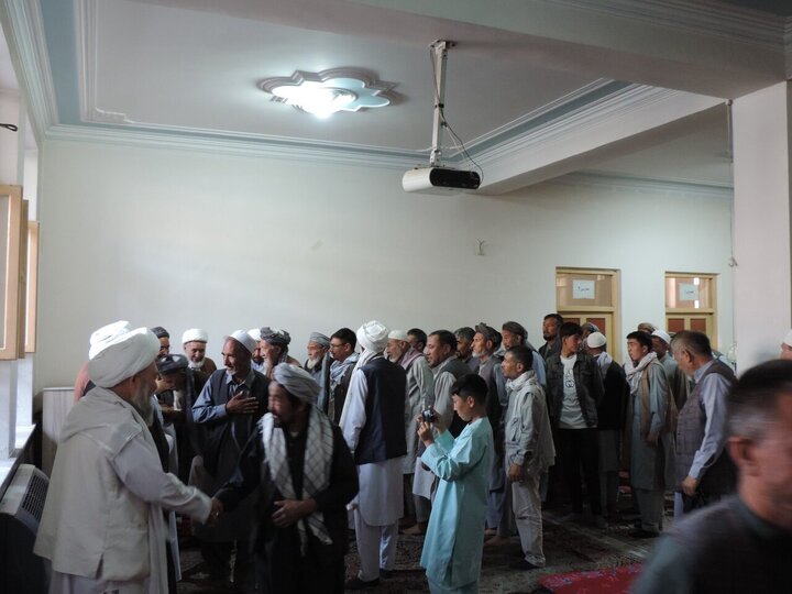 Photos: Shia Muslims meet with Ayatollah Vaezzadeh Behsoodi in Kabul