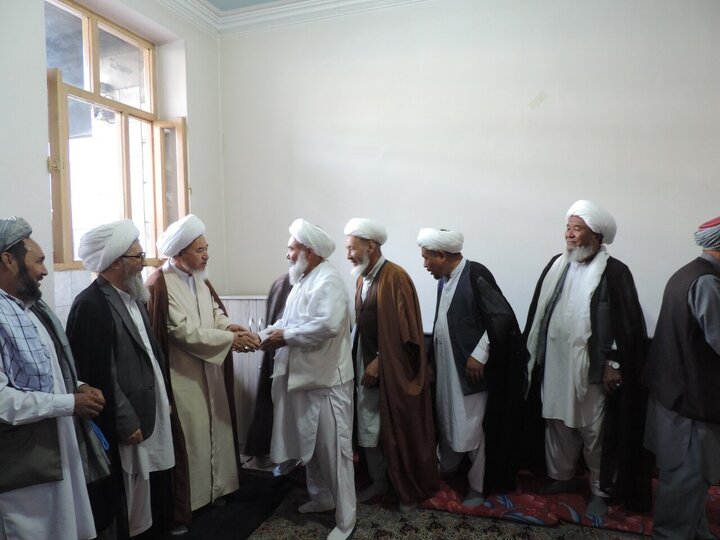 Photos: Shia Muslims meet with Ayatollah Vaezzadeh Behsoodi in Kabul