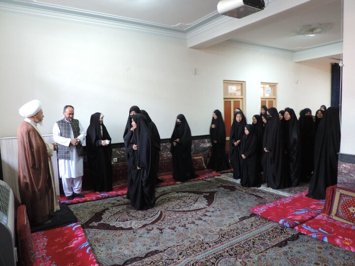Photos: Shia Muslims meet with Ayatollah Vaezzadeh Behsoodi in Kabul