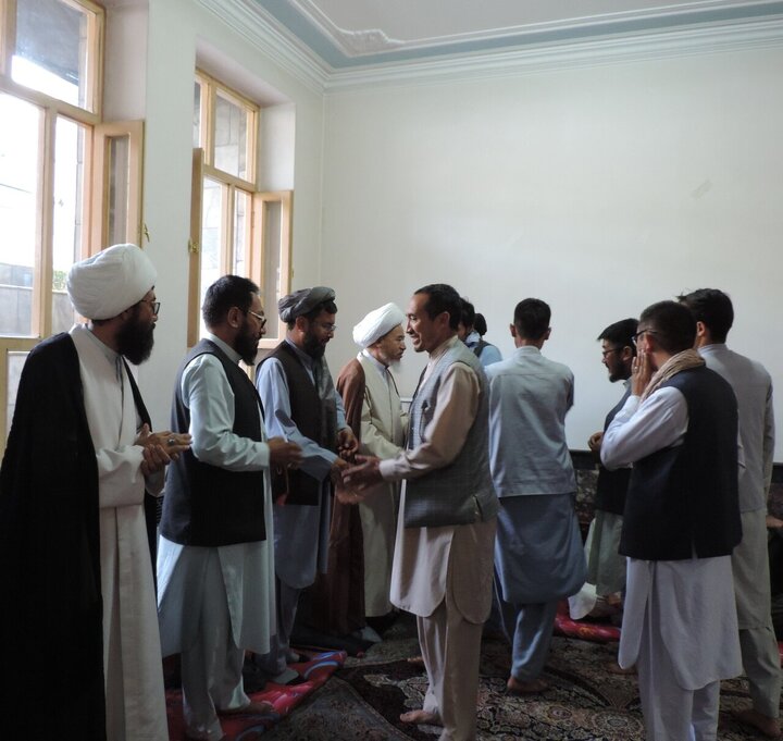 Photos: Shia Muslims meet with Ayatollah Vaezzadeh Behsoodi in Kabul