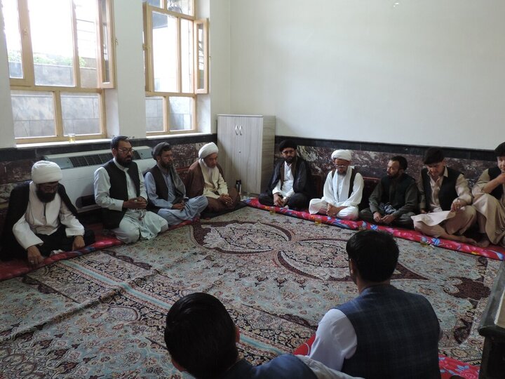 Photos: Shia Muslims meet with Ayatollah Vaezzadeh Behsoodi in Kabul