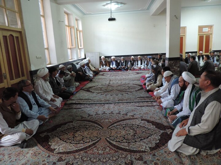 Photos: Shia Muslims meet with Ayatollah Vaezzadeh Behsoodi in Kabul