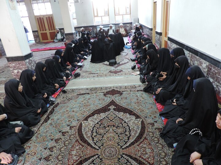 Photos: Shia Muslims meet with Ayatollah Vaezzadeh Behsoodi in Kabul