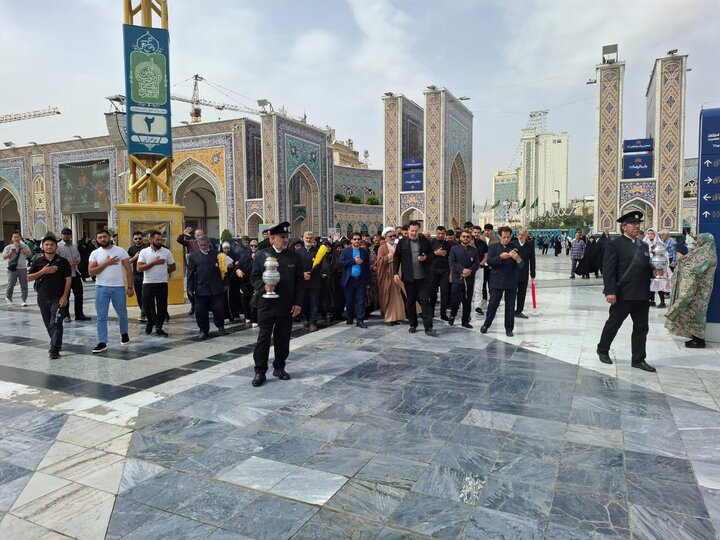 حضور جمعی از پیروان اهل بیت(ع) کشور گرجستان در حرم ثامن الحجج