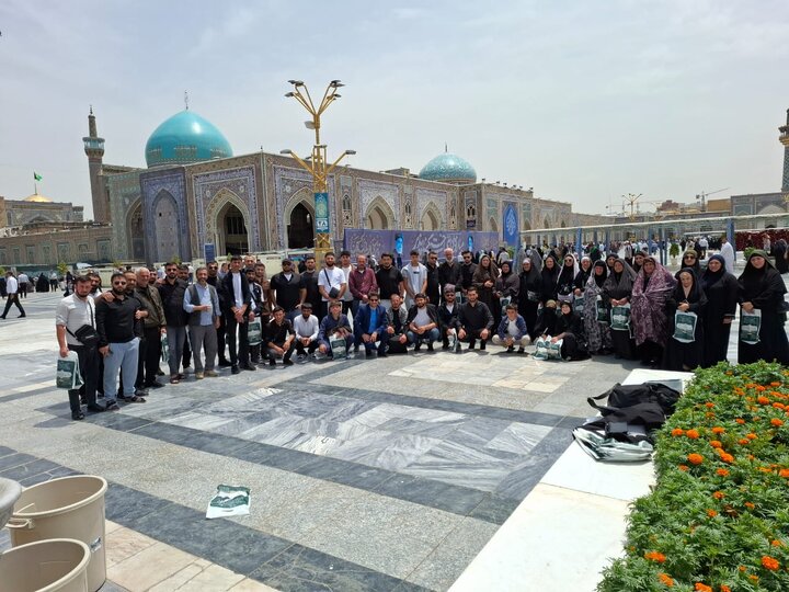 حضور جمعی از پیروان اهل بیت(ع) کشور گرجستان در حرم ثامن الحجج