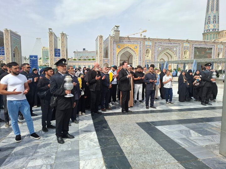حضور جمعی از پیروان اهل بیت(ع) کشور گرجستان در حرم ثامن الحجج