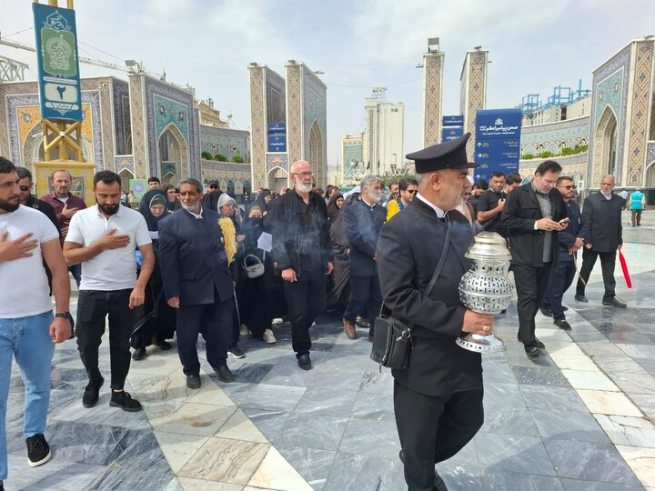 حضور جمعی از پیروان اهل بیت(ع) کشور گرجستان در حرم ثامن الحجج