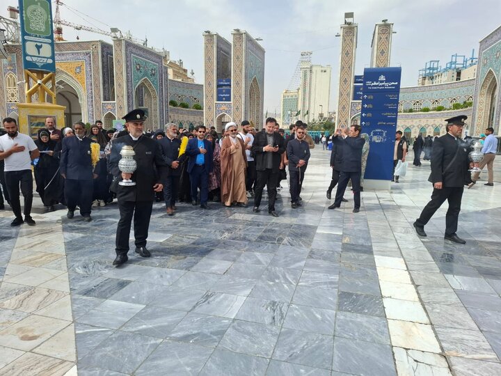 حضور جمعی از پیروان اهل بیت(ع) کشور گرجستان در حرم ثامن الحجج