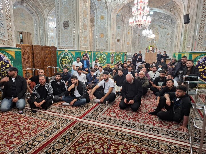 حضور جمعی از پیروان اهل بیت(ع) کشور گرجستان در حرم ثامن الحجج