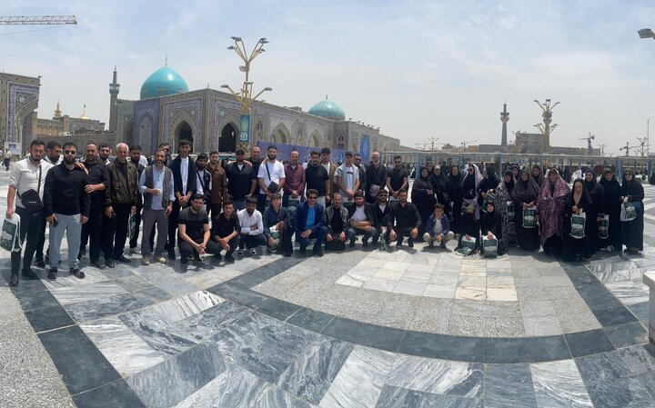 گزارش تصویری | حضور جمعی از پیروان اهل بیت(ع) کشور گرجستان در حرم ثامن الحجج