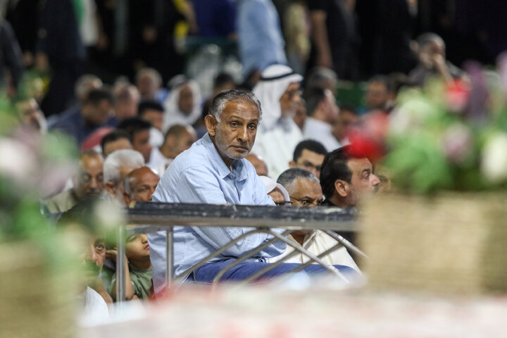 تقرير مصور/ الزوار العرب يحتفلون بعيد الأضحى المبارک في الحرم الرضوي الشریف