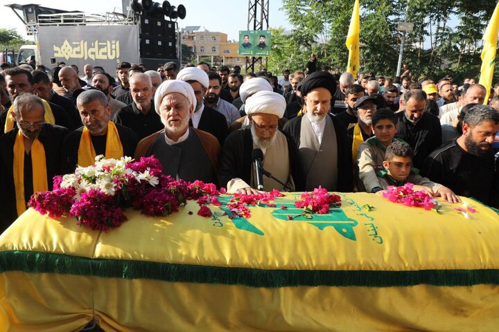 حزب الله وجماهير المقاومة يشيّعون الشّهيد حسين عز الدين في مدينة صور