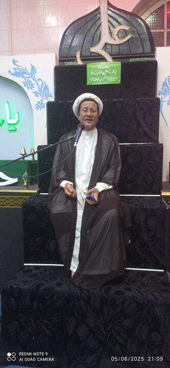 ပြည် ကျောင်းကြီးရှီအဟ် မတ်စ်ဂျစ်ဒ် တွင် ဟဇရသ် မွတ်စလင်မ်ဘင်န်အကီးလ် (အ.စ) ၏ ရှဟာဒသ် မဂျ်လစ် ပြုလုပ်နေသည့်  မြင်ကွင်း ။ ။ Photos