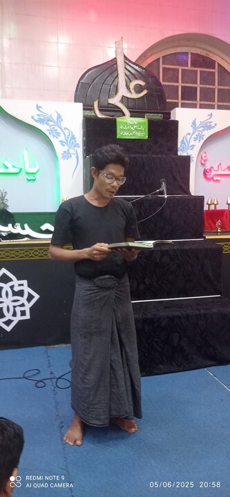 ပြည် ကျောင်းကြီးရှီအဟ် မတ်စ်ဂျစ်ဒ် တွင် ဟဇရသ် မွတ်စလင်မ်ဘင်န်အကီးလ် (အ.စ) ၏ ရှဟာဒသ် မဂျ်လစ် ပြုလုပ်နေသည့်  မြင်ကွင်း ။ ။ Photos