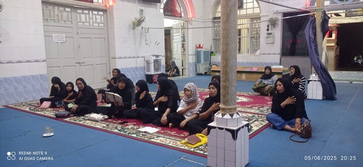 ပြည် ကျောင်းကြီးရှီအဟ် မတ်စ်ဂျစ်ဒ် တွင် ဟဇရသ် မွတ်စလင်မ်ဘင်န်အကီးလ် (အ.စ) ၏ ရှဟာဒသ် မဂျ်လစ် ပြုလုပ်နေသည့်  မြင်ကွင်း ။ ။ Photos