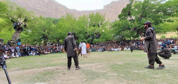 رقابت‌های کشتی محلی به مناسبت عید قربان در استان غور افغانستان برگزار شد