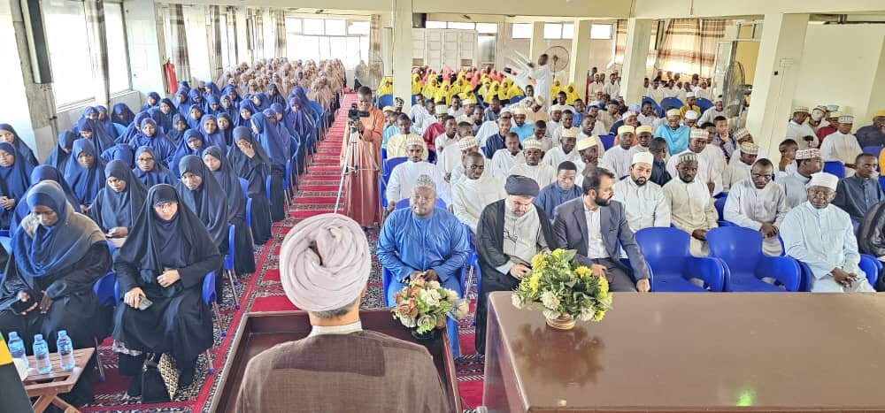 Imam Khomein Akumbukwa: Mamia Wahudhuria Maadhimisho ya Kifo Chake Jamiat Al-Mustafa, Dar es Salaam