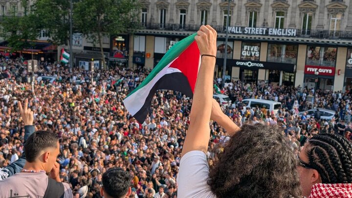 تظاهرات مردم فرانسه در پی توقف کشتی «مادلین» از سوی رژیم صهیونیستی