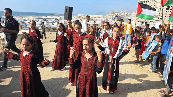 وقفة في ميناء غزة؛ تنديداً باختطاف الاحتلال الصهيوني للسفينة "مادلين"