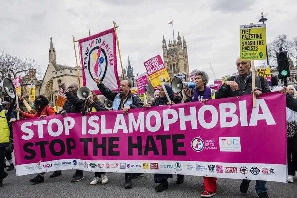 UK think tank urges national action against rising anti-Muslim hatred