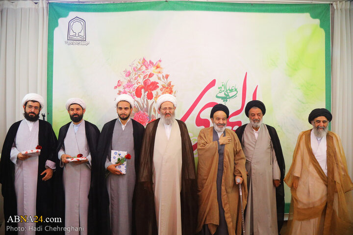 مراسم جشن و عمامه گذاری طلاب در شب میلاد امام هادی(ع) در شهر قم