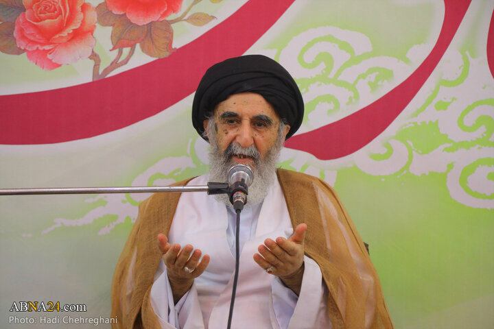 مراسم جشن و عمامه گذاری طلاب در شب میلاد امام هادی(ع) در شهر قم