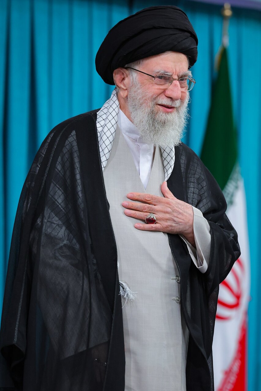 مجلس شورائے اسلامی کا مقام و مرتبہ بے مثال ہے، اراکین مجلس اس عظیم منصب کی عظمت کا تحفظ کریں؛ امام خامنہ ای + تصاویر