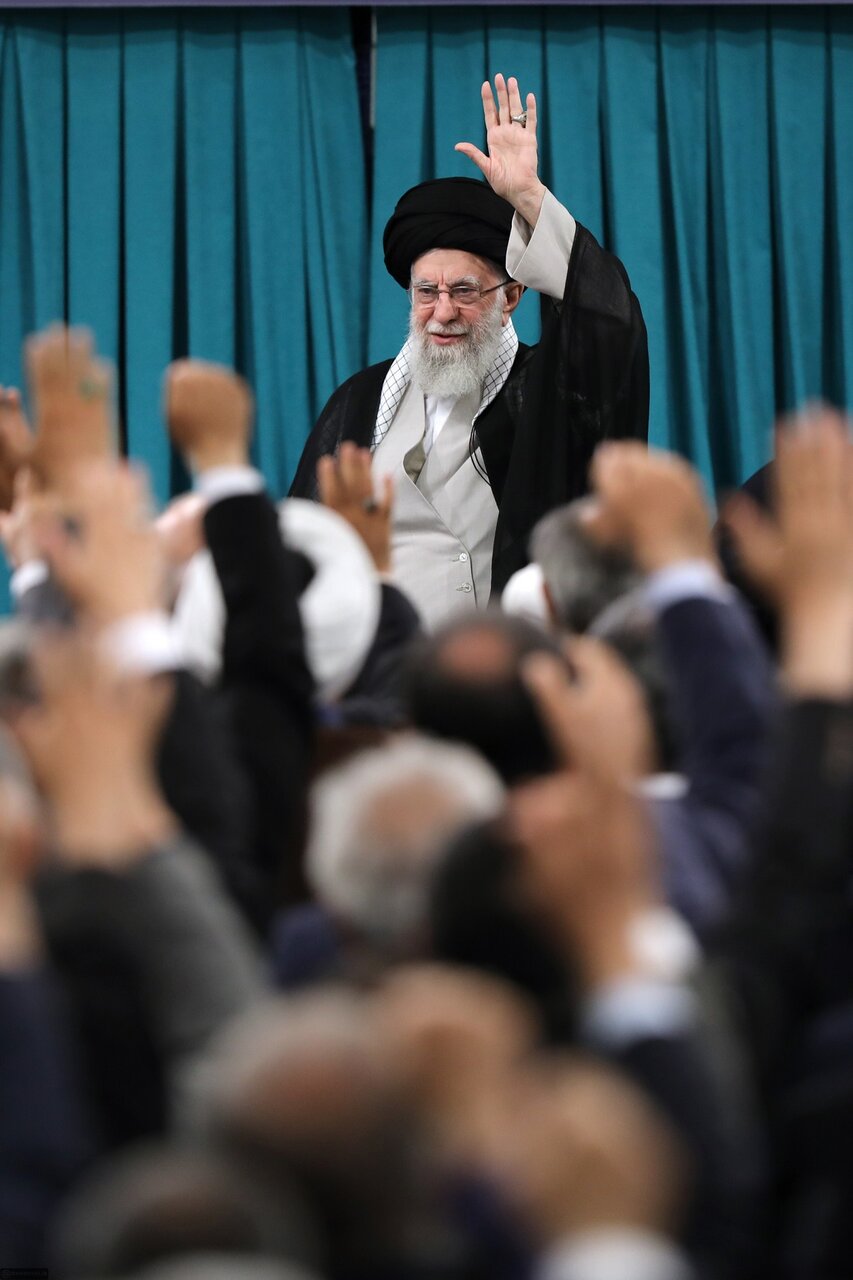 مجلس شورائے اسلامی کا مقام و مرتبہ بے مثال ہے، اراکین مجلس اس عظیم منصب کی عظمت کا تحفظ کریں؛ امام خامنہ ای + تصاویر