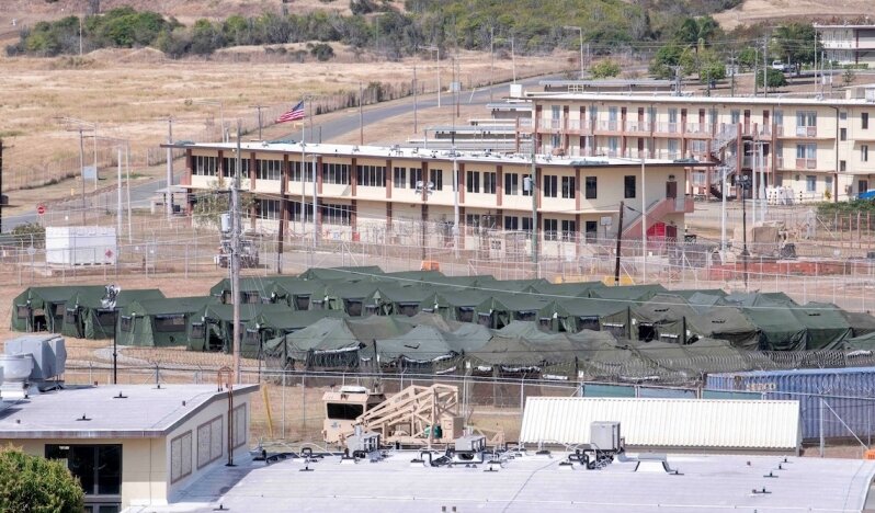 Trump binlerce göçmeni Guantanamo'ya taşımayı planlıyor