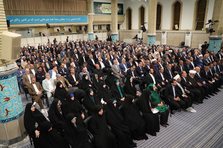 دیدار نمایندگان مجلس شورای اسلامی با رهبر انقلاب