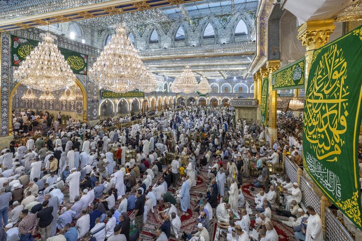 تقرير مصور/ أجواء  ليلة الجمعة عند مرقد أبي الفضل العباس (عليه السلام)