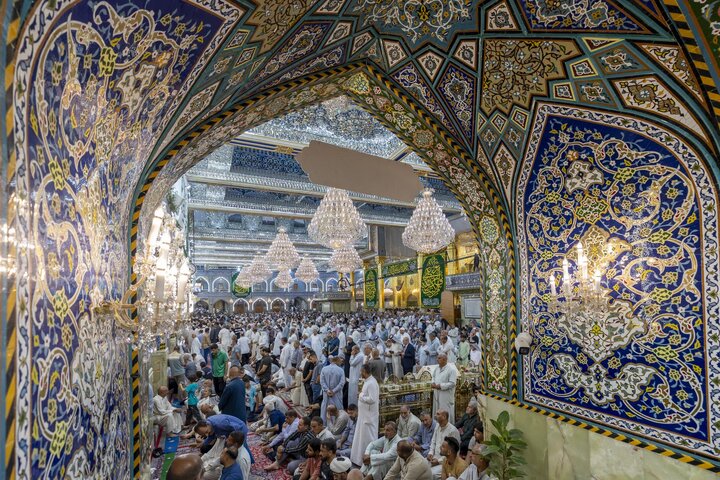 تقرير مصور/ أجواء  ليلة الجمعة عند مرقد أبي الفضل العباس (عليه السلام)