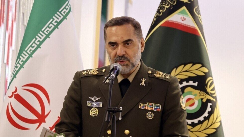 وزير الدفاع الإيراني:يجب أن يعلم المجرمون الصهاينة أنهم في انتظار ردٍّ قاصم وموجع