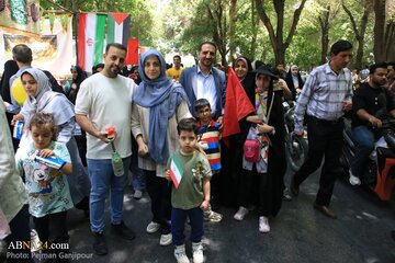 گزارش تصویری | راهپیمایی و مهمانی کیلومتری عید غدیر در شهر اصفهان