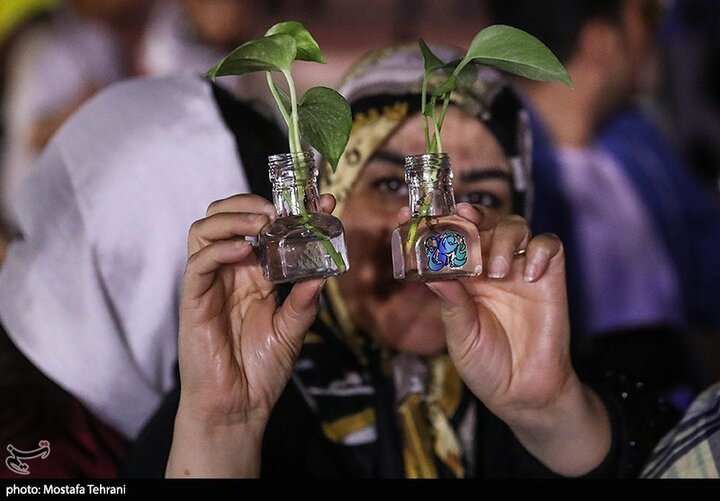 تقرير مصور/ خروج حشود جماهيرية بطهران فرحيين بقصف الكيان الصهيوني الغاصب