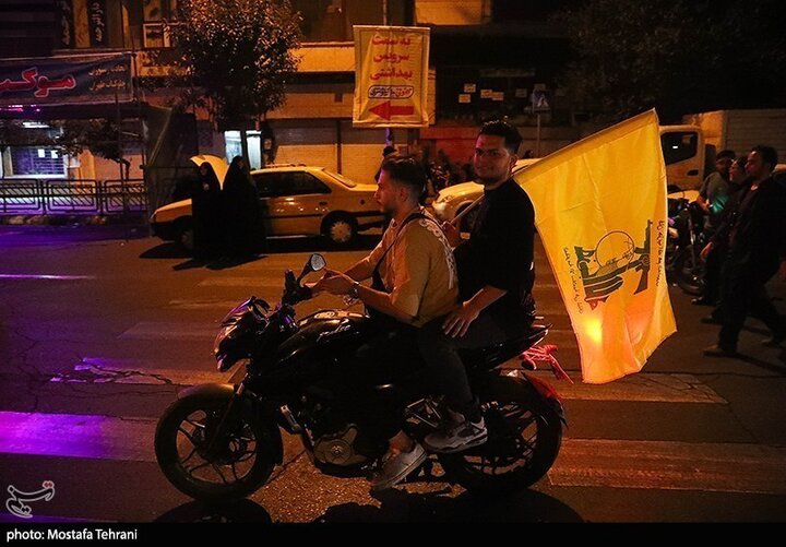 تقرير مصور/ خروج حشود جماهيرية بطهران فرحيين بقصف الكيان الصهيوني الغاصب