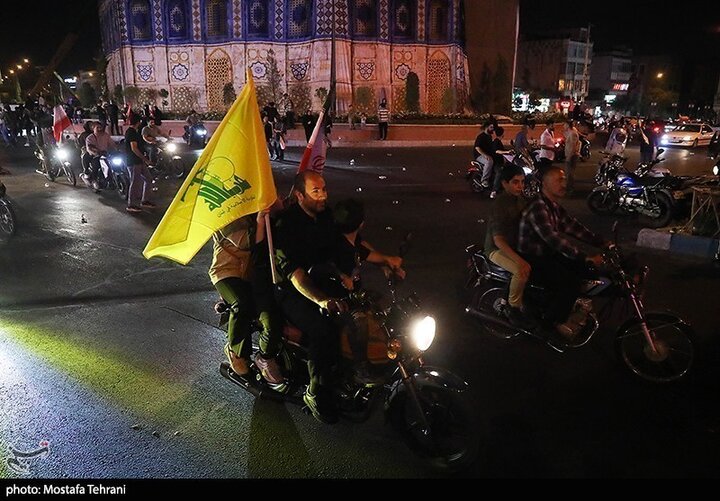 تقرير مصور/ خروج حشود جماهيرية بطهران فرحيين بقصف الكيان الصهيوني الغاصب